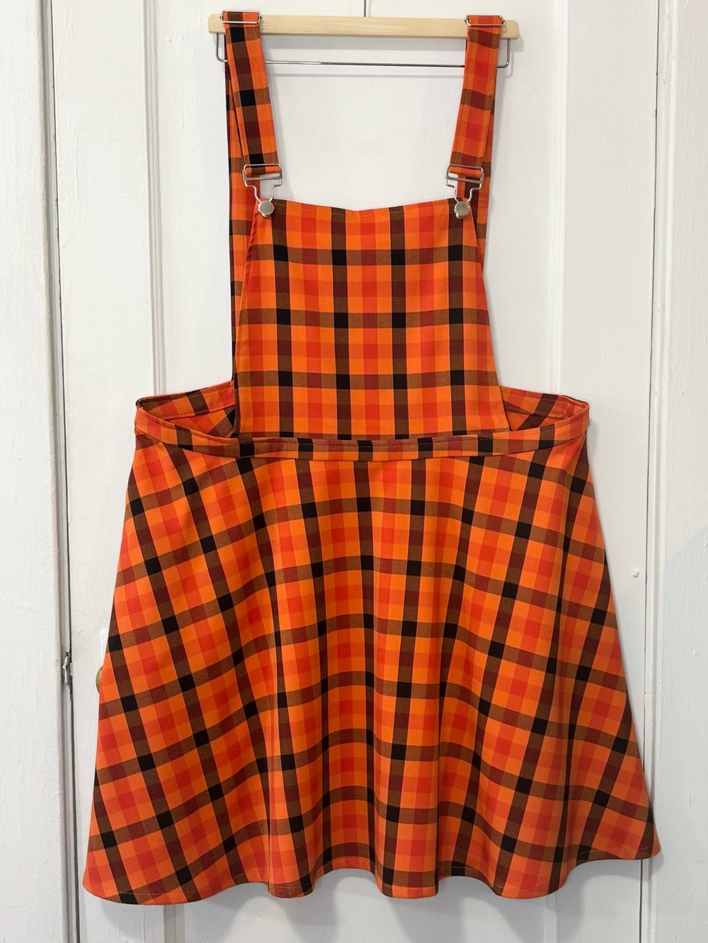 HOT TOPIC  Women's Orange & Black Plaid Skirtall, Plus Size 3, Pockets